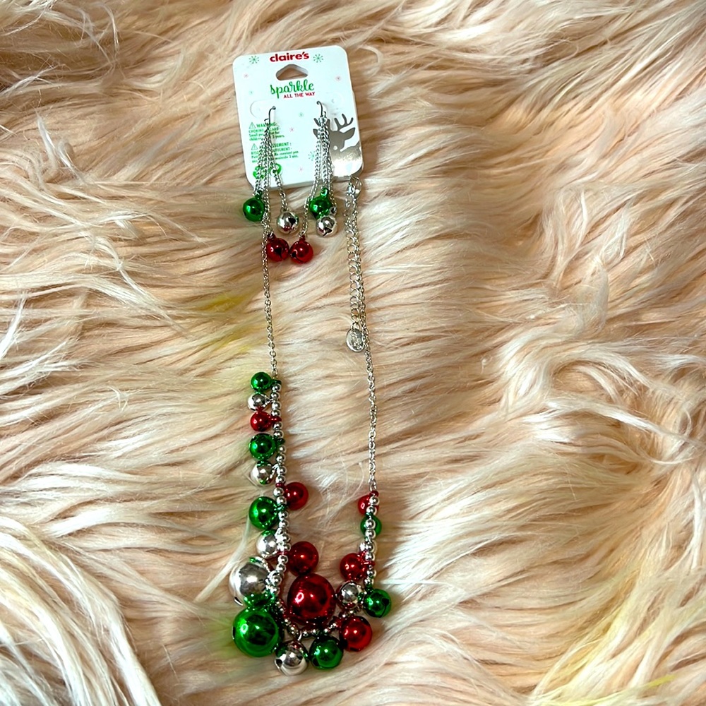 Nwt!!!! Claire’s sparkle all the way Christmas set earing and necklace